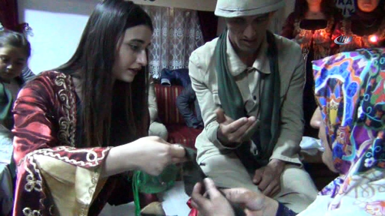 1 günlüğüne asker olacak engelli gençlere kına gecesi düzenlendi