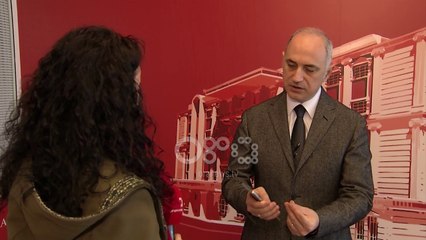 Ora News - De-Euroizimi, ekspertët: Marrja e kësaj mase do të ketë natyrë rregullative