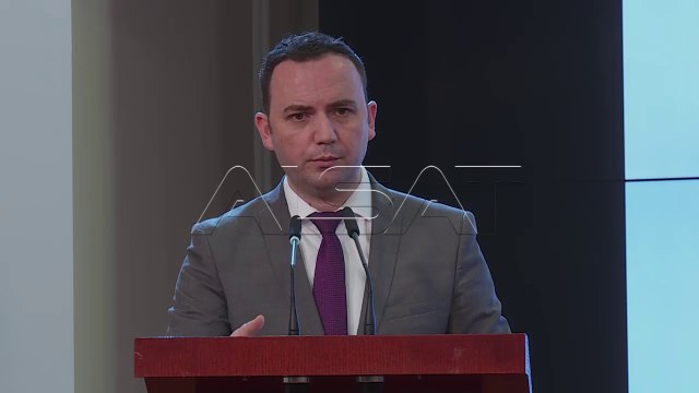 Владата сè уште без стратегија како да го донесе законот за употреба на јазиците