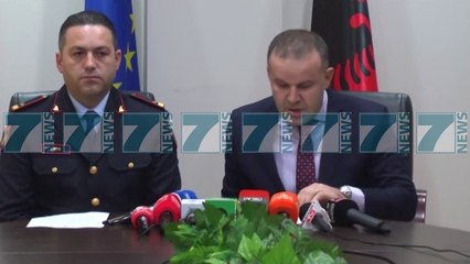 POLICIA E DURRESIT ARRESTON 4 ISH ZYRTARE - News, Lajme - Kanali 9