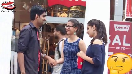 पब्लिक प्रैंक ! शरारत में अजनबि लड़की हाथ पकड़ो !