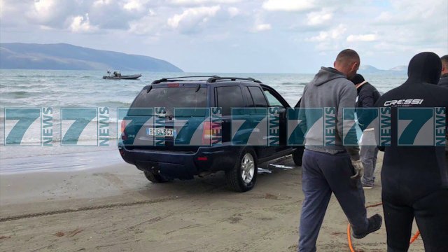 KAPET GOMONIA NE VLORE ME MBI 500 KG DROGE - News, Lajme - Kanali 10