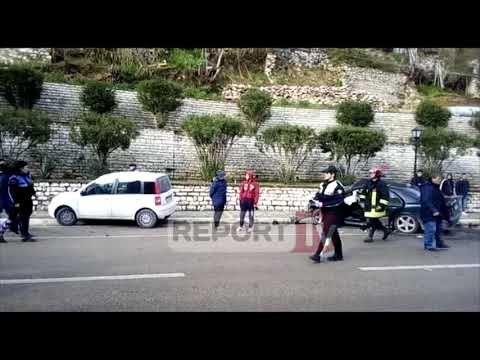 Report TV - Përplasen 3 automjete në Berat një grua në gjendje të rëndë