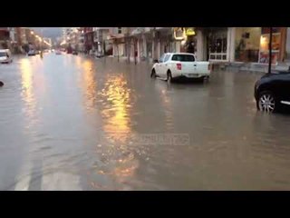 Shiu përmbyt Vlorën - Top Channel Albania - News - Lajme