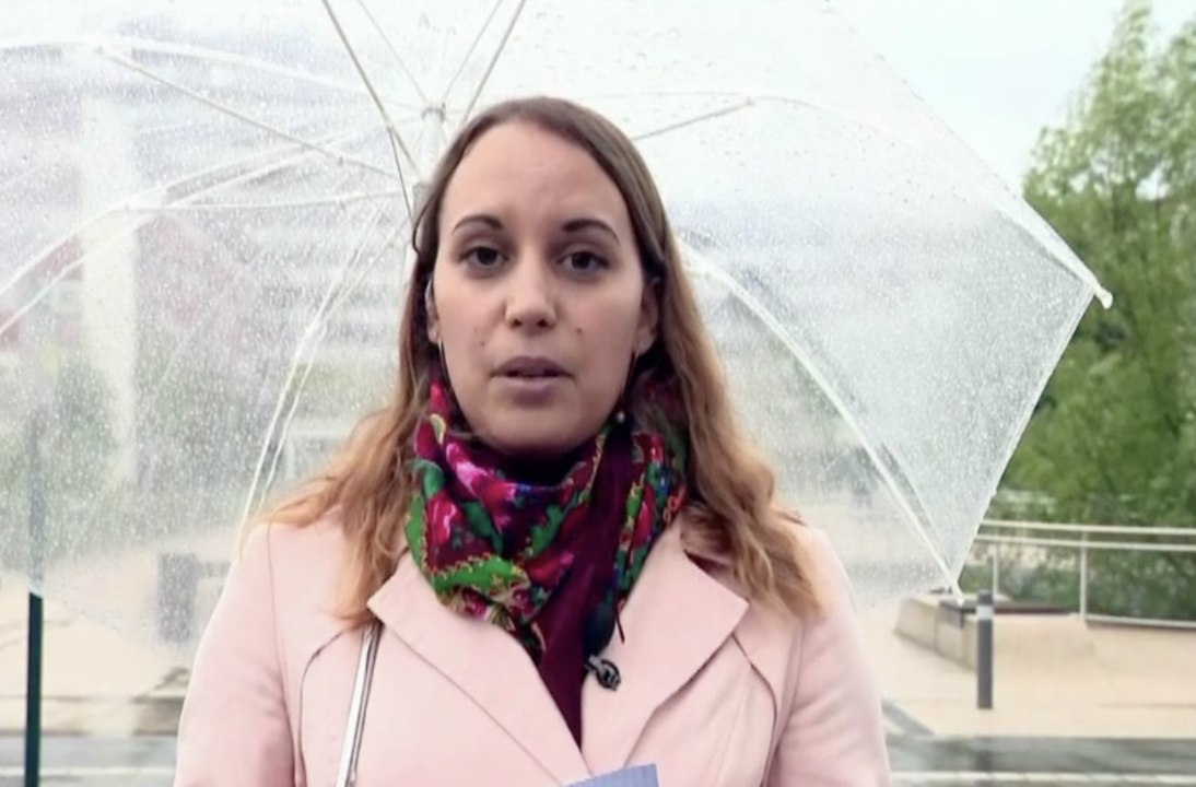 Une journaliste victime d'un gros trou de mémoire en direct ! - ZAPPING TÉLÉ DU 11/05/2018