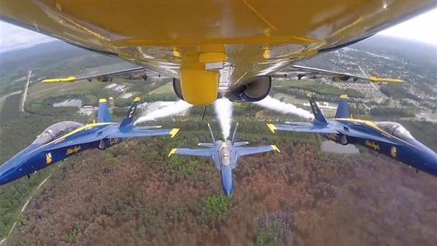 'Blue Angels' der US-Navy zeigen schwindelerregende Flugshows