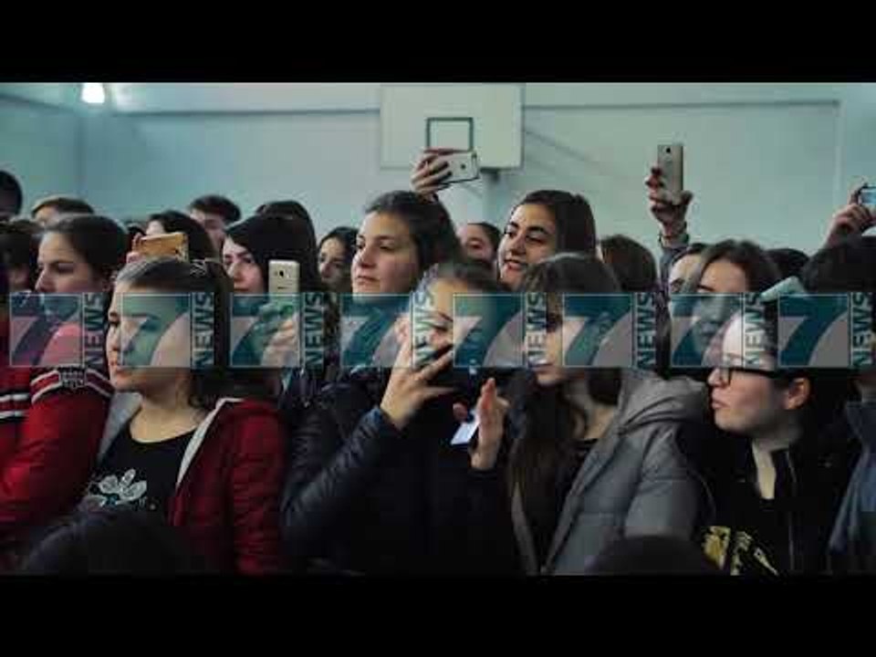 RIKTHEHET “TIRANA ART FEST”, ERION VELIAJ FTON TE RINJTE - News, Lajme - Kanali 8