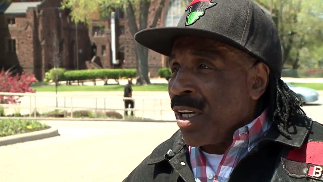 Kids Run for Cover as Shootout Erupts Outside Cleveland Store