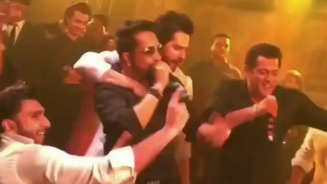 SALMAN KHAN SHAH RUKH KHAN DANCING MADLY AT SONAM KAPOOR'S WEDDING RECEPTION