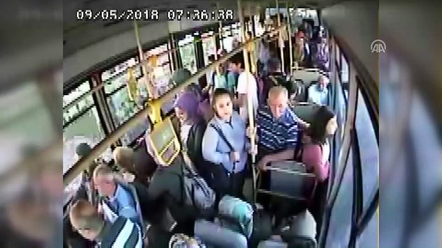 Bayılan öğrenci halk otobüsüyle hastaneye götürüldü - ANTALYA