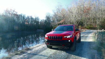 2019 Jeep Cherokee Trailhawk Driving Video