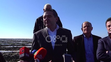 Ora News - Shega transformon Bedatin, 100 mijë rrënjë në zonën e shkretë të Divjakës