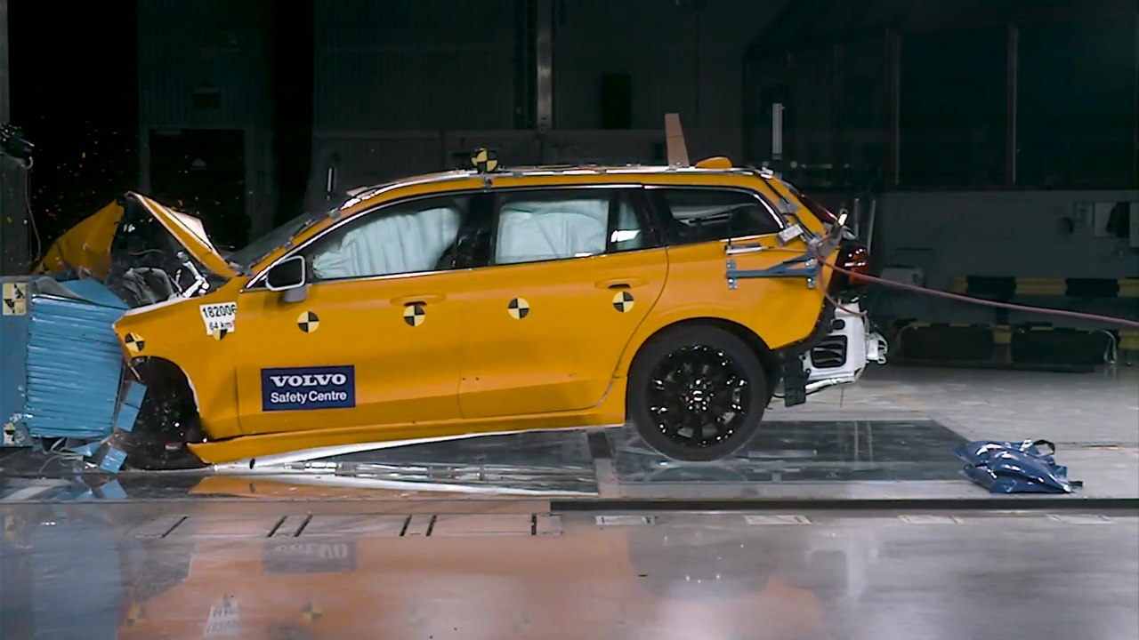 New Volvo V60 - Crash test