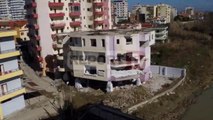 Report TV - Fier, pamjet me dron nga shembja me tritol e pallatit 4 katësh