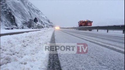 Report TV - Dëbora në Kukës, Rruga e Kombit e kalueshme, bllokohen dy zona