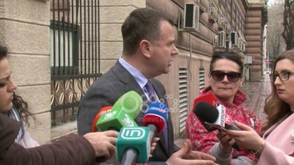 Ora News - Shtyhet komisioni hetimor për Tahirin