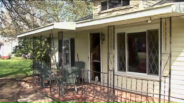 Neighbor Wrestles Intruder to the Ground, Saves Family