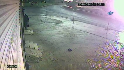 Siverek’te yıldırımın düşme anı güvenlik kamerasında