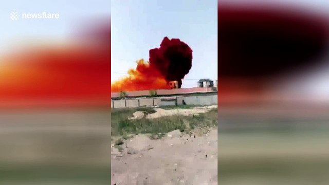 Leak at chemical plant sends thick RED smoke over Chinese city