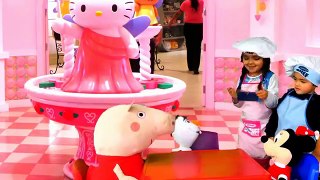 Peppa Pig, Minnie Mouse y Olaf de Frozen visitan el Restaurant de Hello Kitty