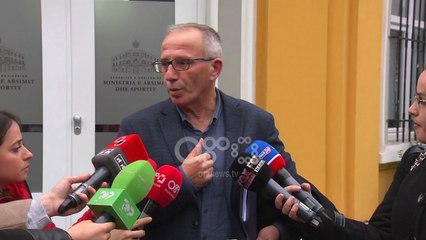 Ora News - Pedagogët 3 orë takim me Nikollën, Marku: Përgjigje deri më 10 Mars ose protestë