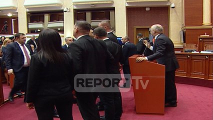 Télécharger la video: Report TV - Ndihma ekonomike, debatet Basha -Rama - Berisha në parlament