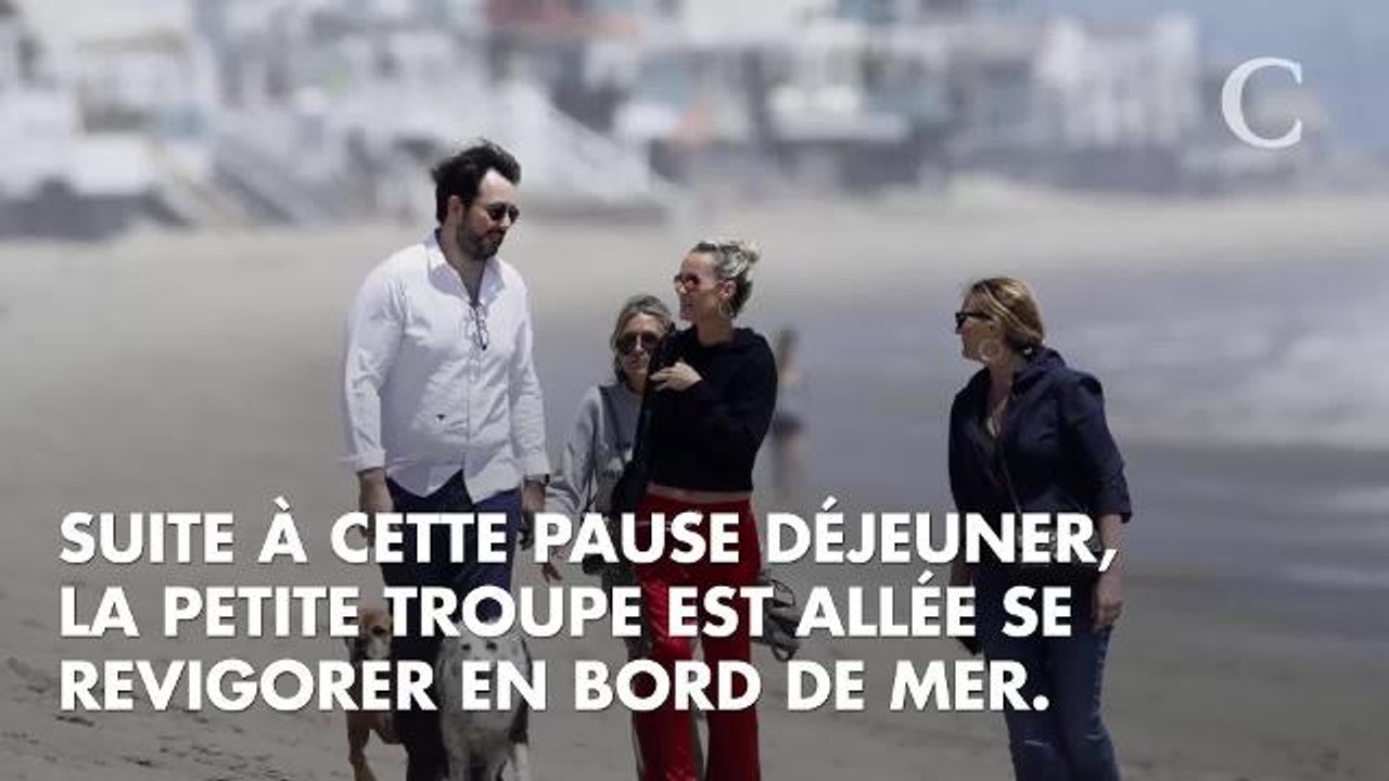 PHOTOS. Le sourire aux lèvres, Laeticia Hallyday promène Cheyenne, la chienne de Johnny