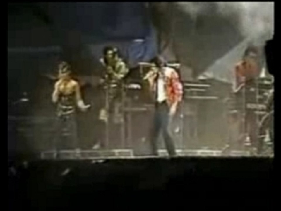 Michael Jackson Beat it live
