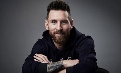 يُقدّم أهدافه تكريماً لجدته... لاعب كرة القدم الأشهر الذي لم يقف المرض في طريقه