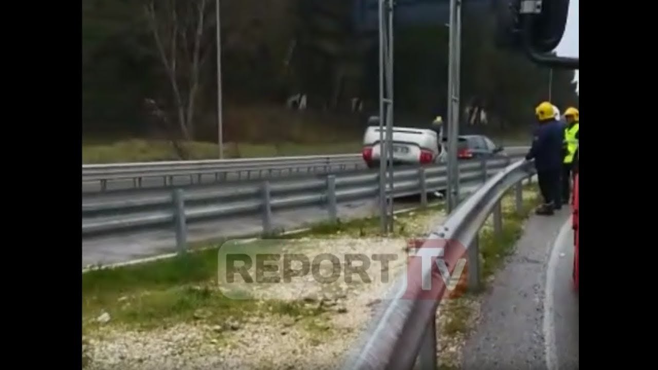 Aksident në Kavajë, makina del nga rruga, përplas për vdekje vjerrin dhe nusen, plagoset fëmija