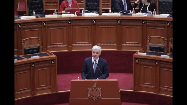 Ora News - Xhafaj: Politikanë që mbështeten nga grupe kriminale do të goditen nga ligji