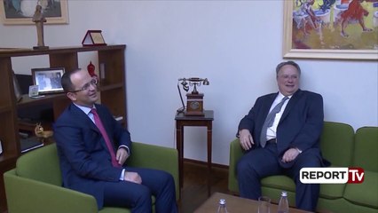 Report TV - Deti, emrat e 12 zyrtarëve që do të negociojnë me Greqinë