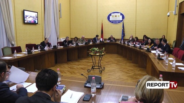 Report TV - Shkarkimi i Arta Markut, PS rrëzon me votë opozitën