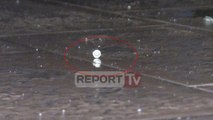 Report TV - Vlorë, qëllohet me armë zjarri një makinë, tre të plagosur