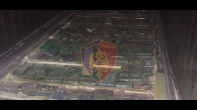Ora News - U kap në Durrës, ja kokaina kolumbiane me vlerë 150 milionë euro