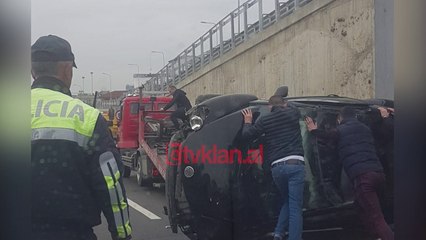 Video/Shpejtesia e larte, permbyset makina ne Tirane