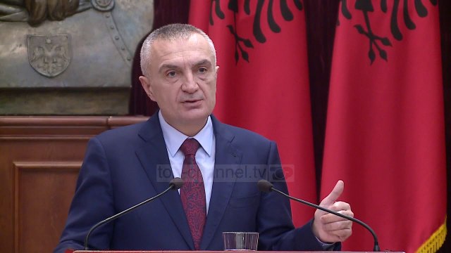Presidenti raporton për Greqinë, por në Presidencë - Top Channel Albania - News - Lajme