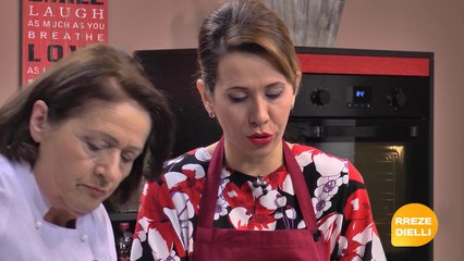 Te gatuajme me Zonjen Tefta Pjesa 1 - Kek me molle, Maqlubo Oriz me perime