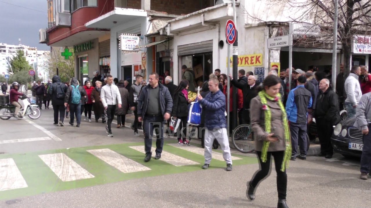 Momente nga grabitja ne Fier, pamje nga kamera e sigurise