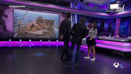 Yibing sorprende a Feliciano López con un soporte para vasos - El Hormiguero 3.0