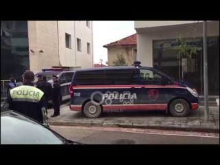 Ora News - Sarandë, trafikonin drogë në Greqi, lihen në burg 12 anëtarët e grupit kriminal