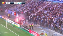 Malmö huliganer kastar bengaler och knallskott mot poliser och planen (Djurgårdens IF- Malmö FF)