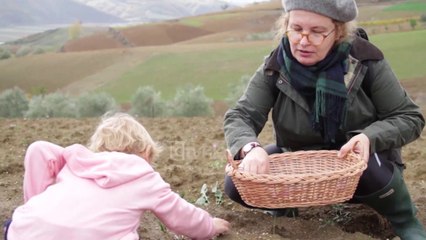 Download Video: Histori shqiptare nga Alma Çupi - PROMO HISTORI SHQIPTARE SHAFRANI!