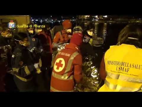 Ora News - Itali, ndalohet anija me klandestinë kosovarë