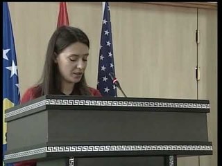 Lirika Komoni paraqet fakte për dhunën në familje