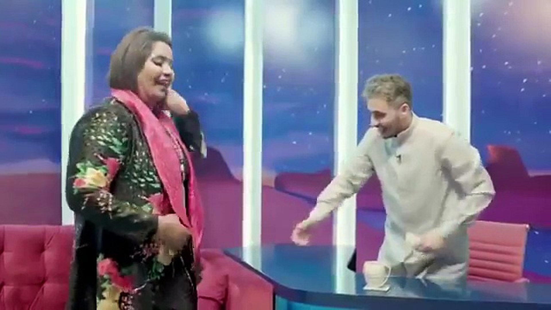 سوار شعيب مع هيا الشعيبي قامت وما كملت اللقاء فيديو Dailymotion