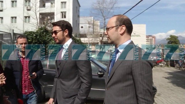 PADIA E SHKELZEN BERISHES PER TAULANT BALLEN - News, Lajme - Kanali 15