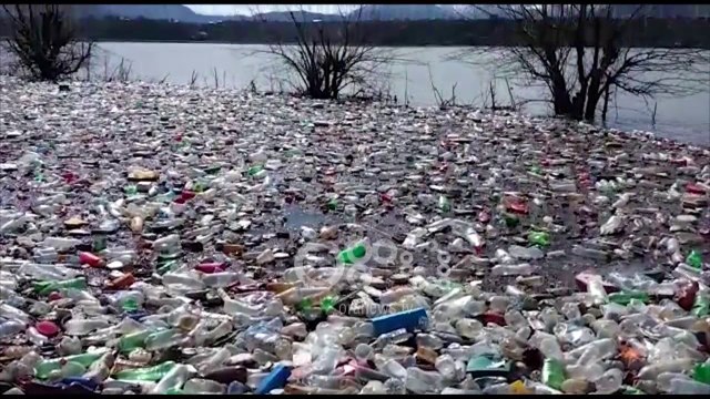 Ora News - Shikoni pamjen skandaloze që të ofron sot Liqeni i Fierzës