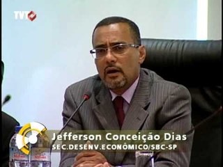 Projeto de revitalização legaliza ambulantes