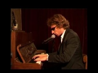 LARSEN - Travis Bürki